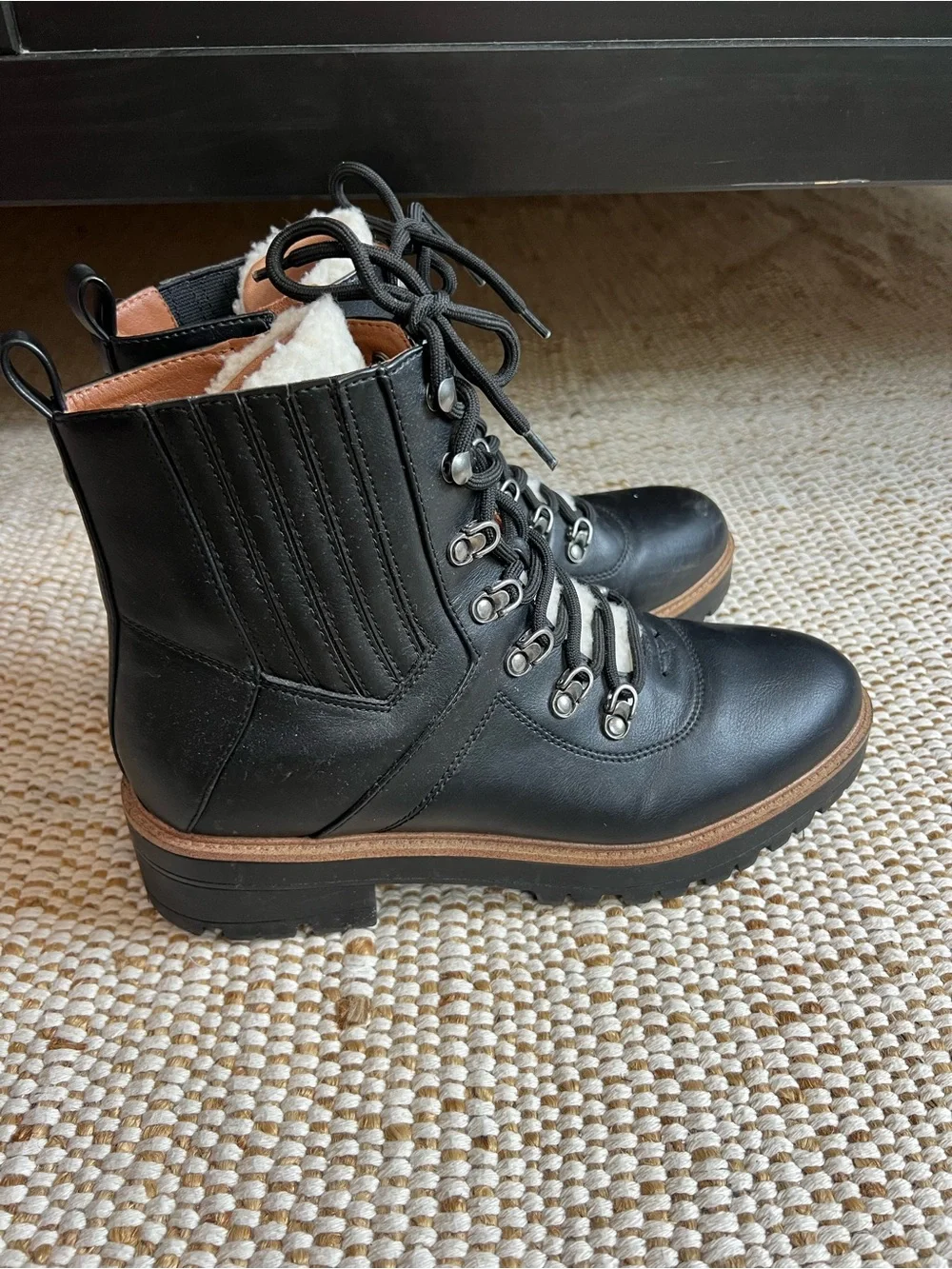 American Eagle Outfitters sturdy lace